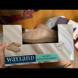 Women’s memory foam outdoor indoor slippers